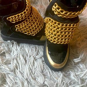 Authentic Jeffrey Campbell Chain Sneakers😌😌